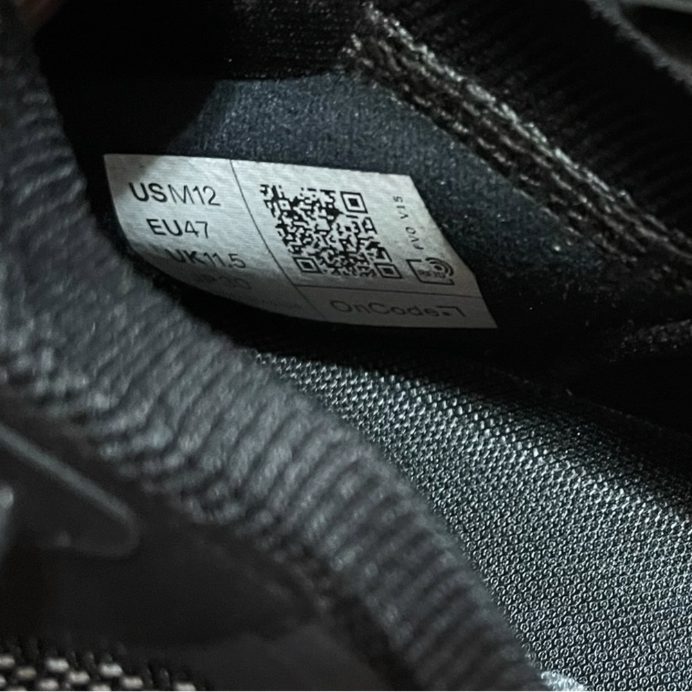 On Cloud 6 Versa, in the Black/Eclipse colorway. Men’s Size 12M - Picture 12 of 13